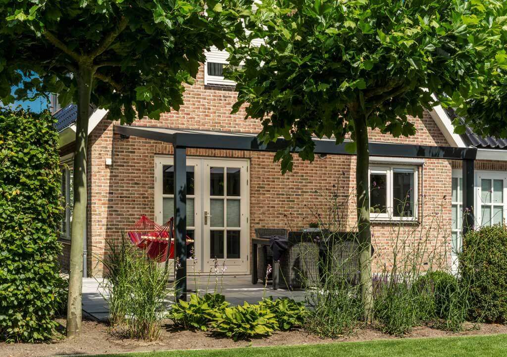 Giallo Aluminium Veranda - Modern sleek design
