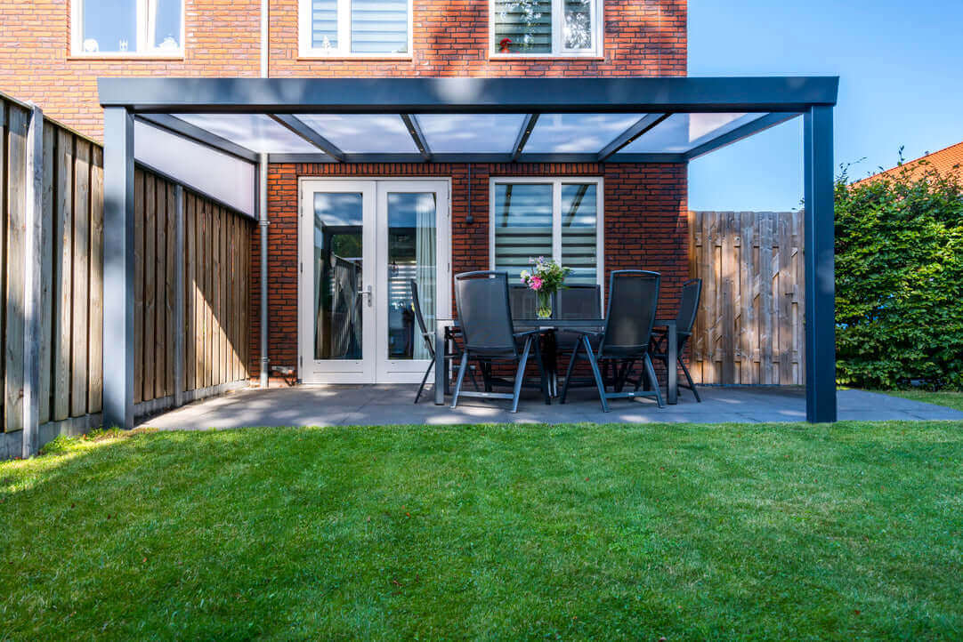 Giallo Aluminium Garden Veranda - Modern sleek design