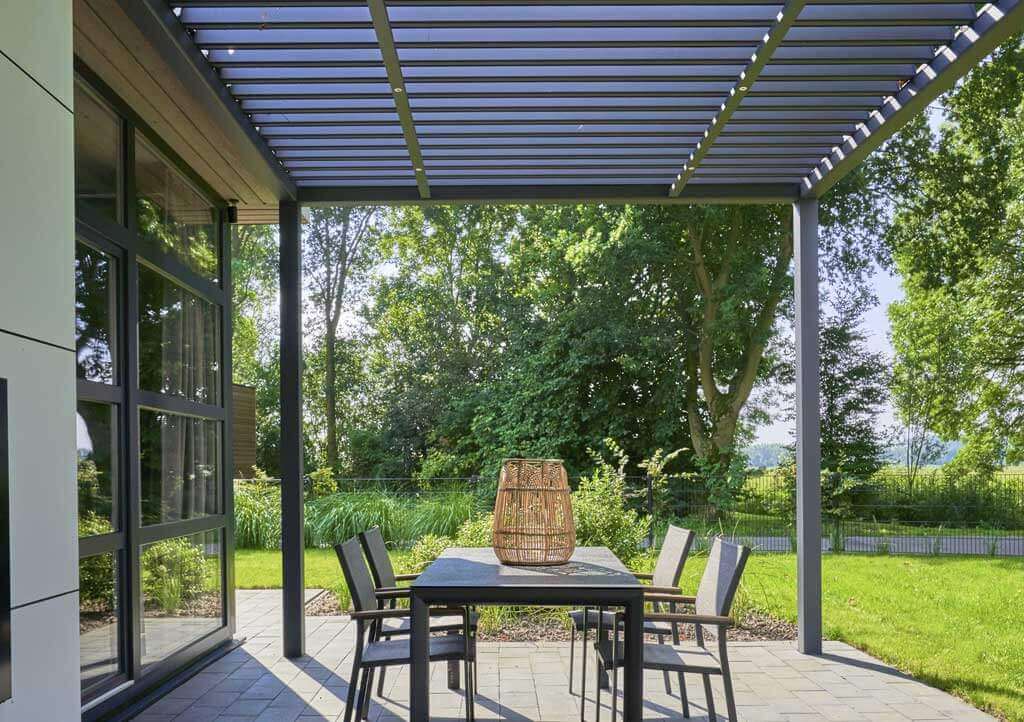 Pinela Deluxe - The Luxury Retractable Roof Pergola