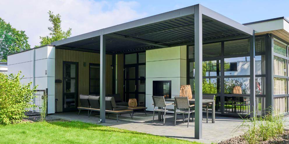 Pinela - The modern Louvered Roof Pergola