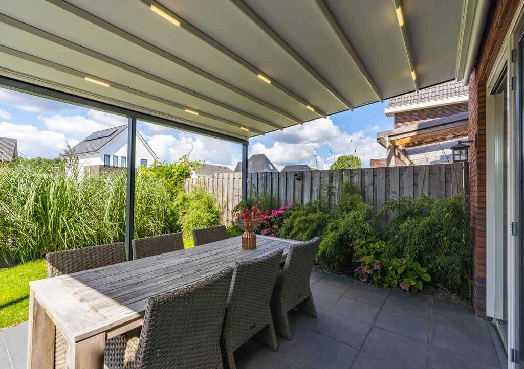 Verdeca retractable Canopy Veranda a modern solution