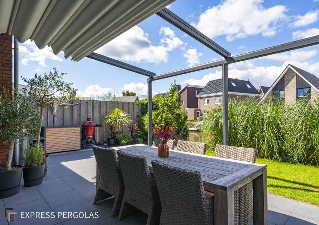 Verdeca retractable Canopy Veranda