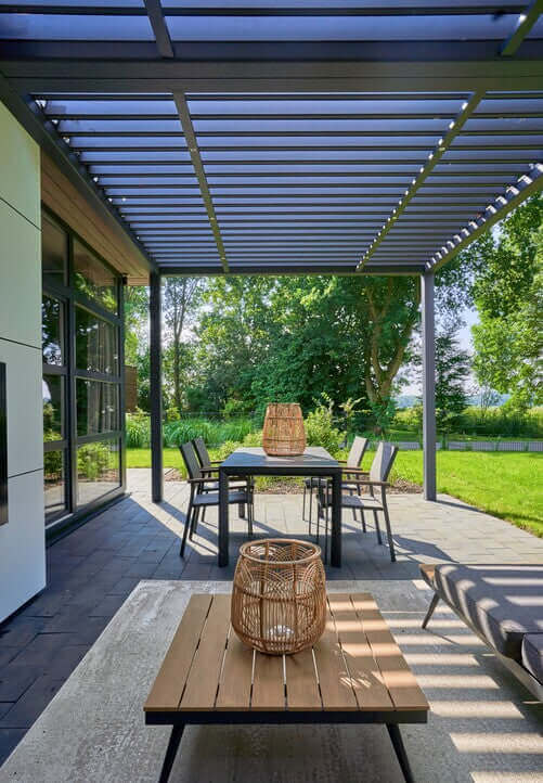 Pinela Deluxe - The Ultimate Retractable Roof Garden Pergola