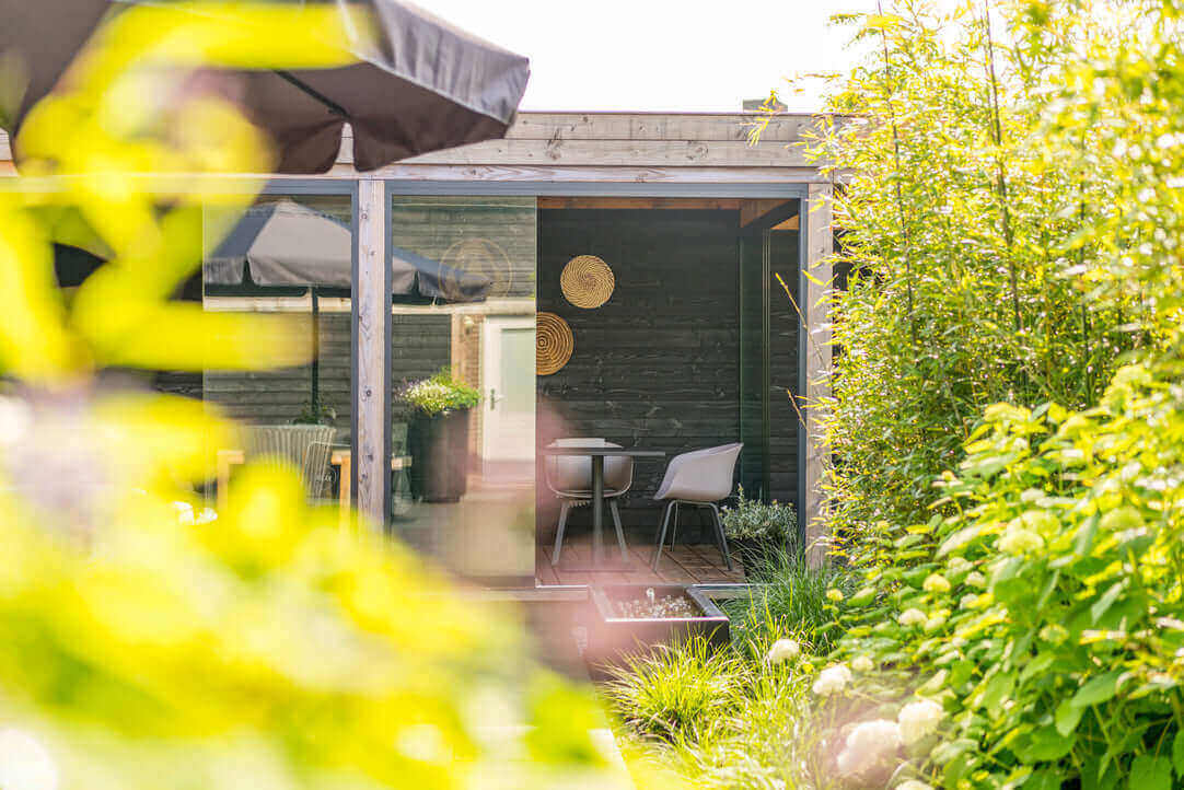 Fiano sliding glass - Front of Oak Garden Room