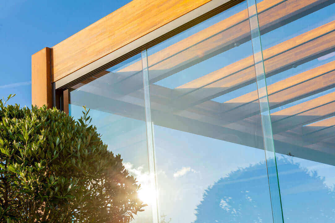 Fiano sliding glass upper track detail