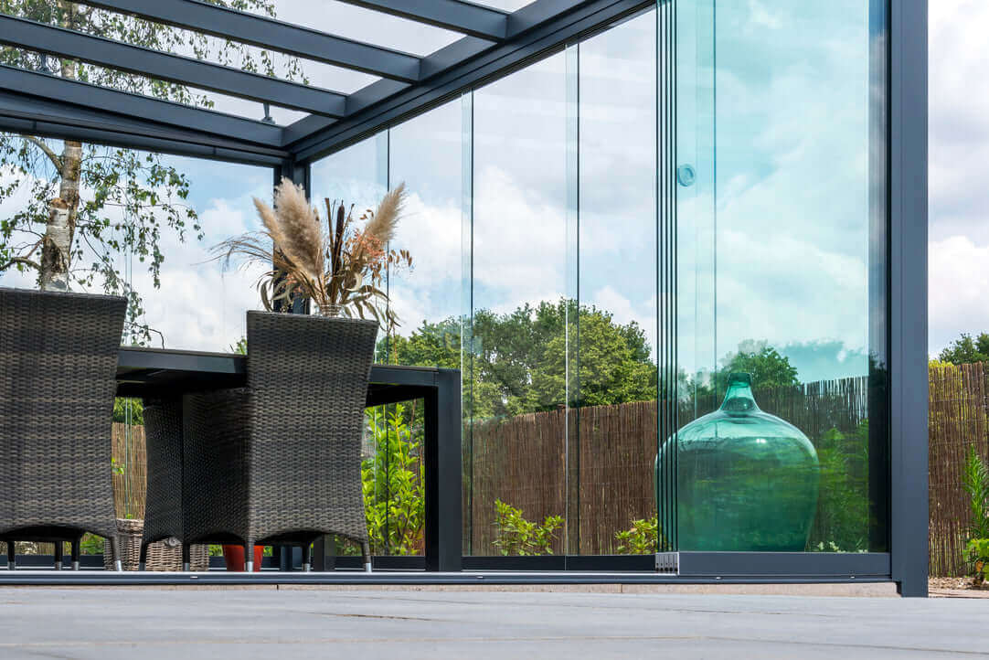 Pigato modern Veranda with sliding glass walls - luxury glass room