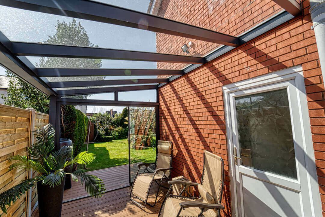 Pigato modern Veranda with sliding glass walls - luxury glass room