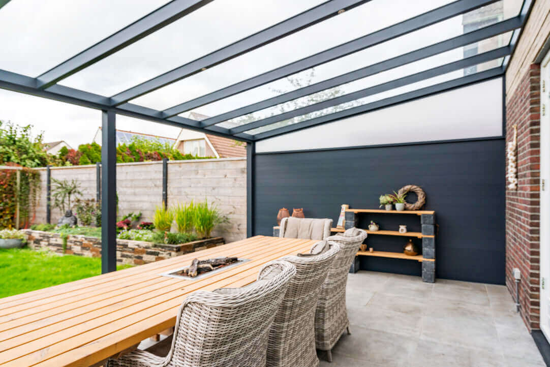 Pigato modern Veranda with sliding glass walls - luxury glass room